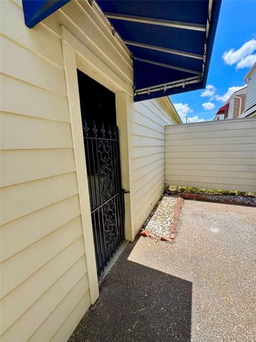 6349 Ivanhoe Lane, Beaumont, TX 77706