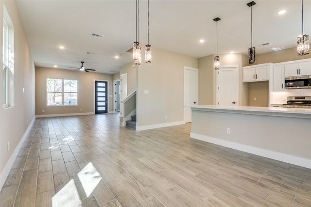 706 Perry Avenue, Waxahachie, TX 75165