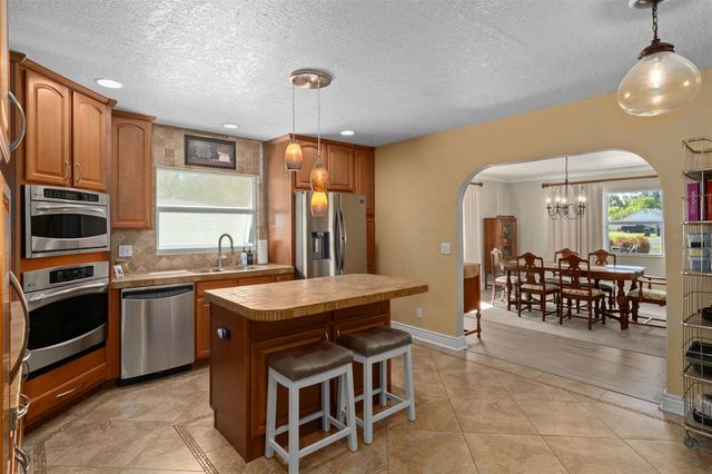 502 3RD AVENUE SE, Ruskin, FL 33570