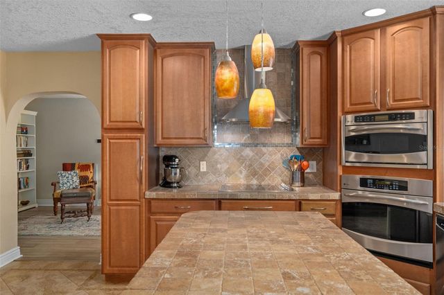 502 3RD AVENUE SE, Ruskin, FL 33570