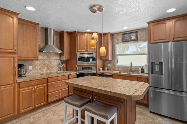 502 3RD AVENUE SE, Ruskin, FL 33570