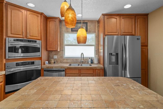 502 3RD AVENUE SE, Ruskin, FL 33570