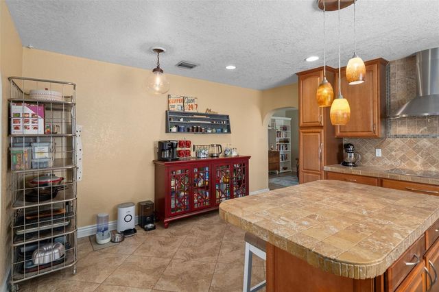 502 3RD AVENUE SE, Ruskin, FL 33570