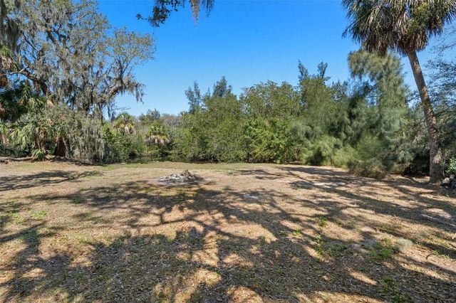 502 3RD AVENUE SE, Ruskin, FL 33570