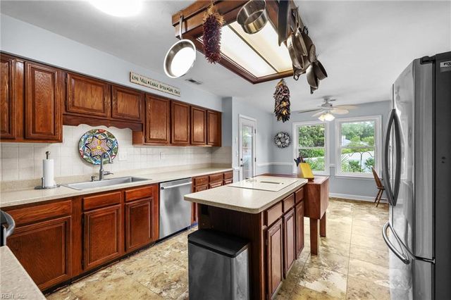 2608 E Lake DR, Virginia Beach, VA 23454