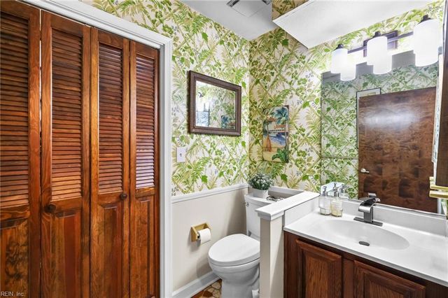 2608 E Lake DR, Virginia Beach, VA 23454