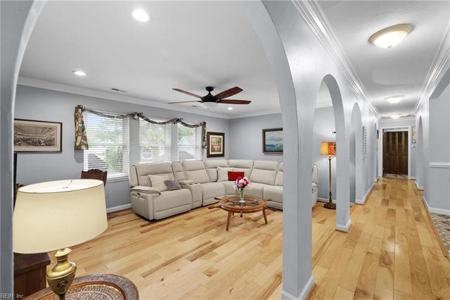 2608 E Lake DR, Virginia Beach, VA 23454