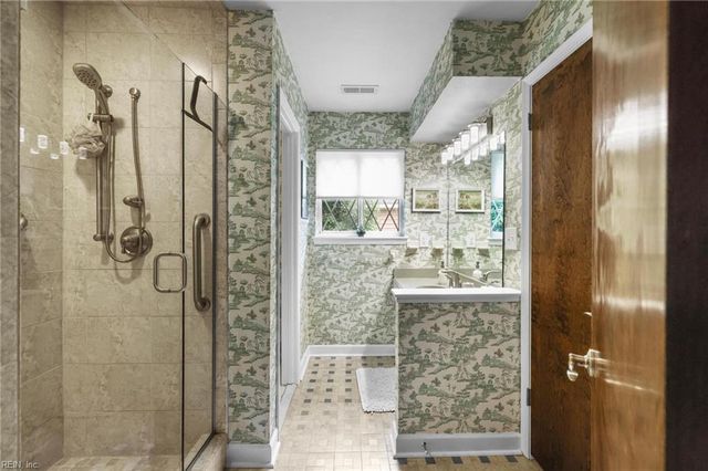 2608 E Lake DR, Virginia Beach, VA 23454
