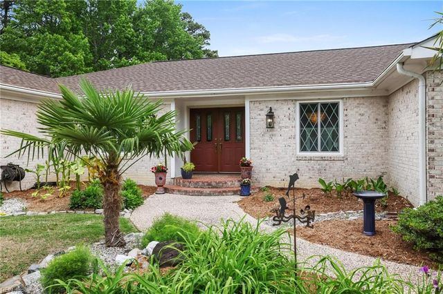 2608 E Lake DR, Virginia Beach, VA 23454