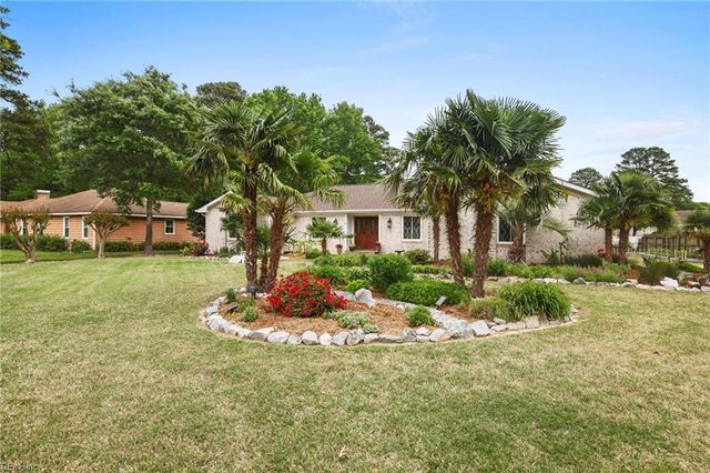 2608 E Lake DR, Virginia Beach, VA 23454