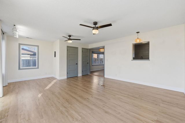 2909 S Martinson, Wichita, KS 67217