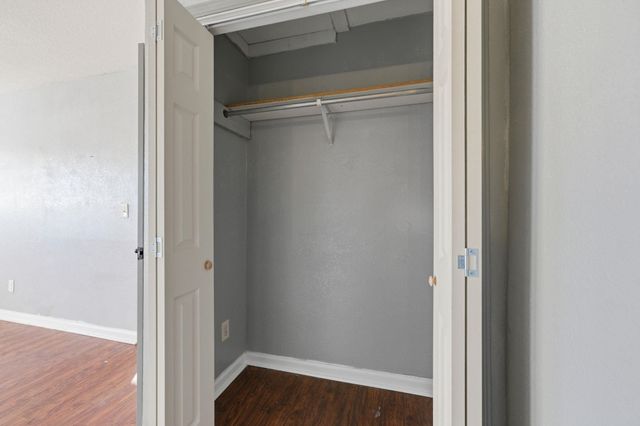 2909 S Martinson, Wichita, KS 67217