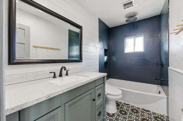 2909 S Martinson, Wichita, KS 67217