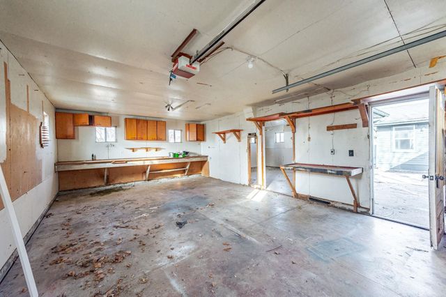 2909 S Martinson, Wichita, KS 67217