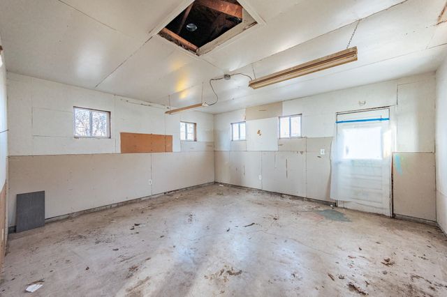 2909 S Martinson, Wichita, KS 67217