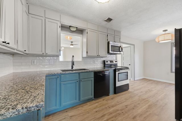 2909 S Martinson, Wichita, KS 67217