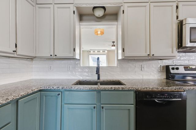 2909 S Martinson, Wichita, KS 67217