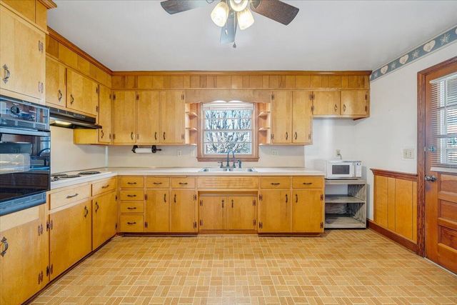 470 Hilltop Drive DR, Rocky Mount, VA 24151