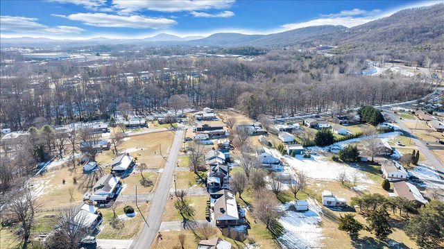 470 Hilltop Drive DR, Rocky Mount, VA 24151