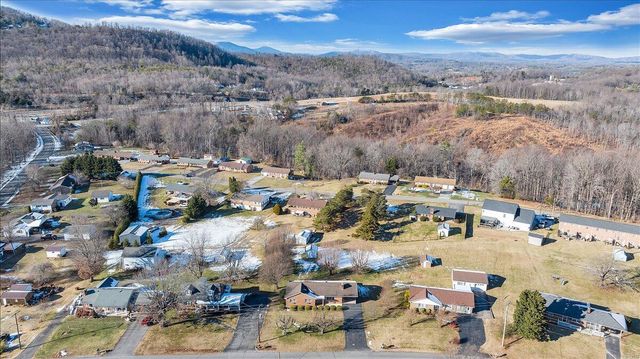 470 Hilltop Drive DR, Rocky Mount, VA 24151