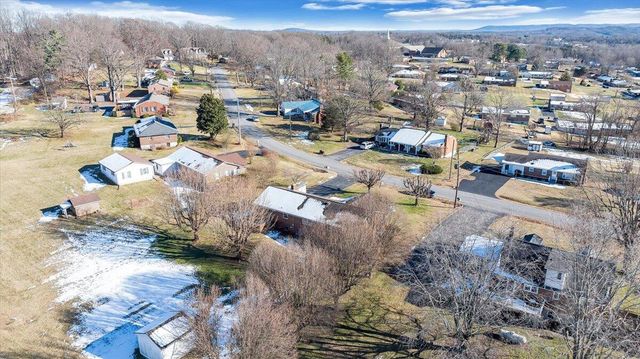 470 Hilltop Drive DR, Rocky Mount, VA 24151