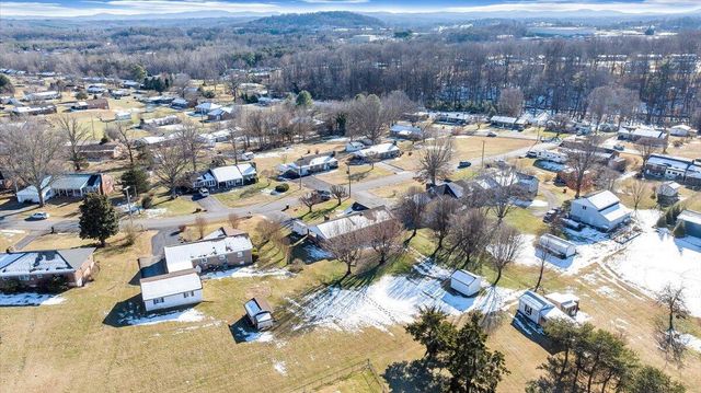 470 Hilltop Drive DR, Rocky Mount, VA 24151