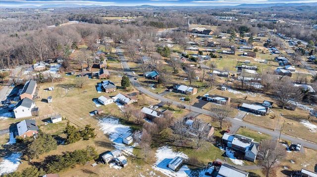 470 Hilltop Drive DR, Rocky Mount, VA 24151