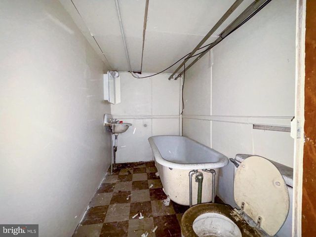 820 N STREEPER ST, Baltimore, MD 21205