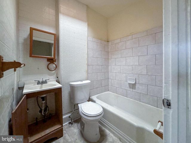 820 N STREEPER ST, Baltimore, MD 21205