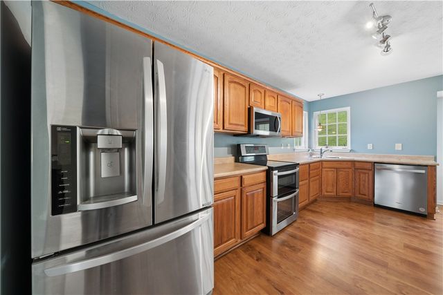 801 Norwegian Spruce Dr, Mars Boro, PA 16046