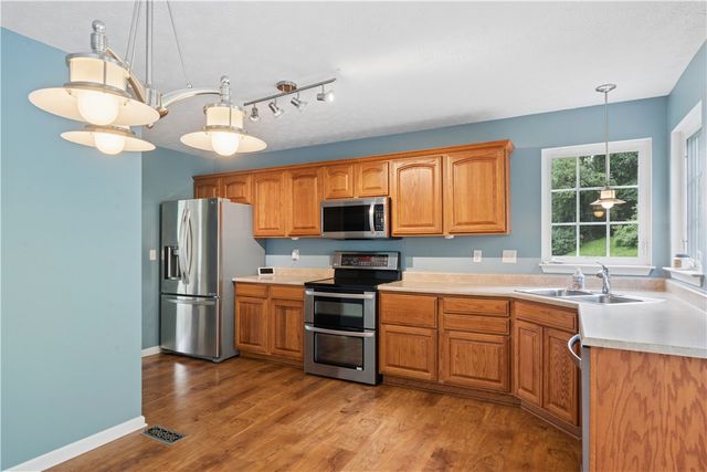 801 Norwegian Spruce Dr, Mars Boro, PA 16046