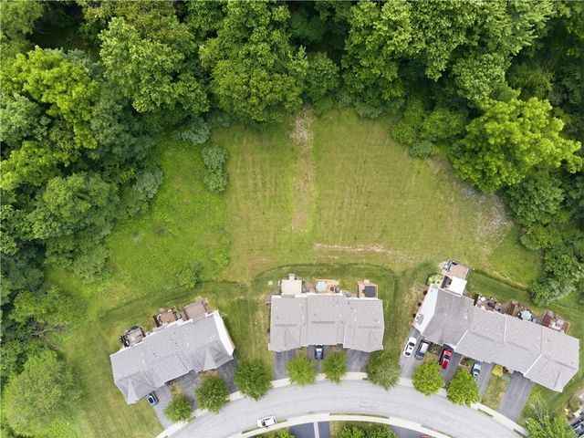 801 Norwegian Spruce Dr, Mars Boro, PA 16046