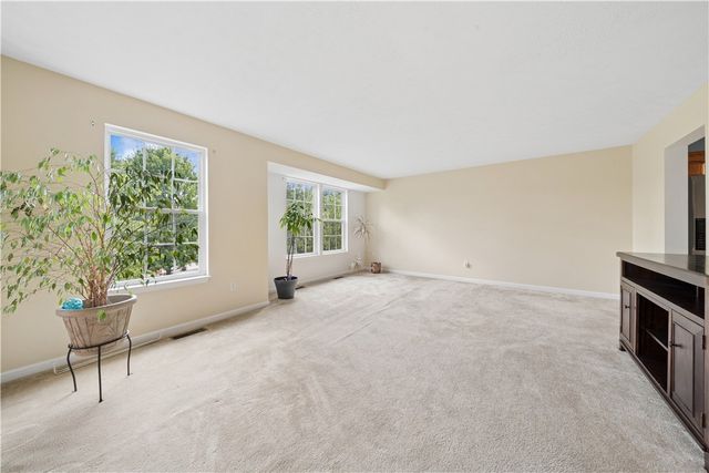801 Norwegian Spruce Dr, Mars Boro, PA 16046