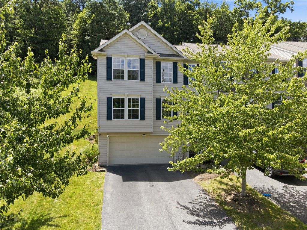 801 Norwegian Spruce Dr, Mars Boro, PA 16046
