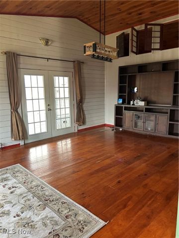 1355 Highland Avenue, Cambridge, OH 43725