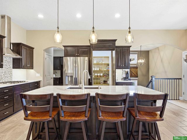 18620 Schofield Drive, Omaha, NE 68136