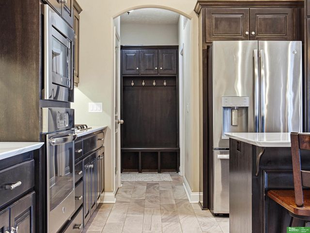 18620 Schofield Drive, Omaha, NE 68136