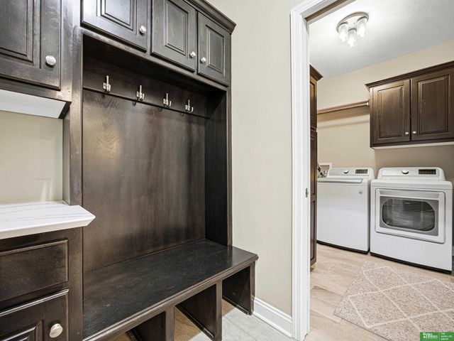 18620 Schofield Drive, Omaha, NE 68136