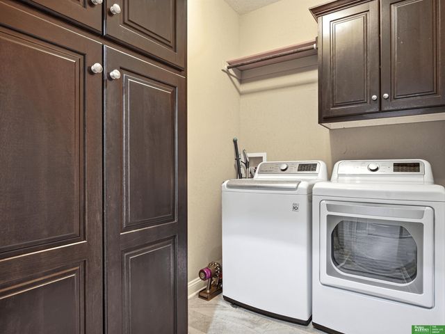 18620 Schofield Drive, Omaha, NE 68136