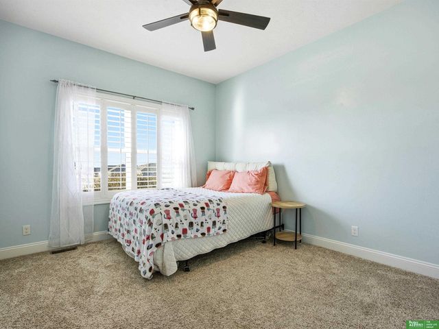 18620 Schofield Drive, Omaha, NE 68136