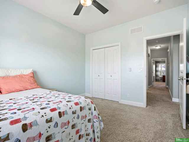 18620 Schofield Drive, Omaha, NE 68136