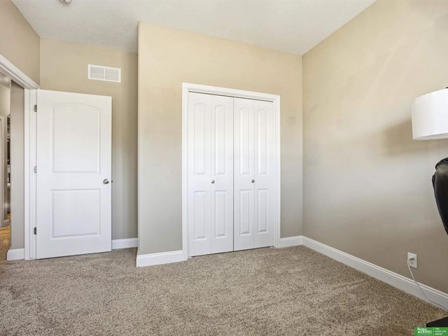 18620 Schofield Drive, Omaha, NE 68136