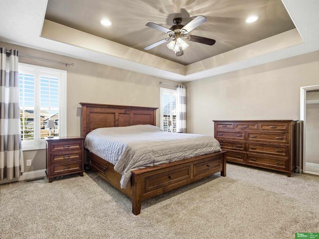 18620 Schofield Drive, Omaha, NE 68136