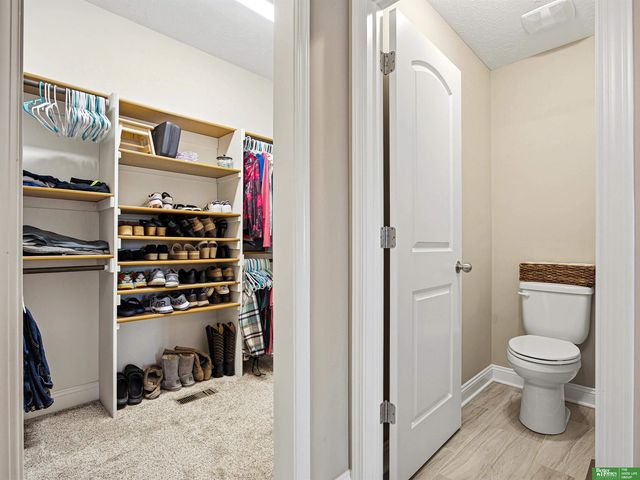 18620 Schofield Drive, Omaha, NE 68136