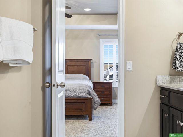 18620 Schofield Drive, Omaha, NE 68136