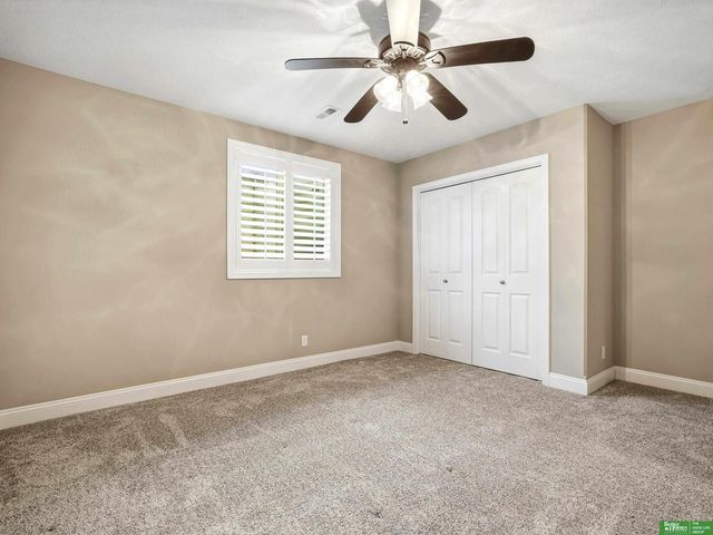 18620 Schofield Drive, Omaha, NE 68136