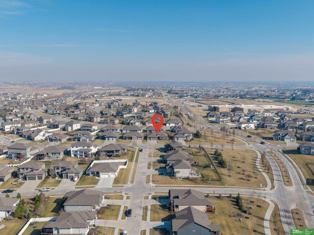 18620 Schofield Drive, Omaha, NE 68136