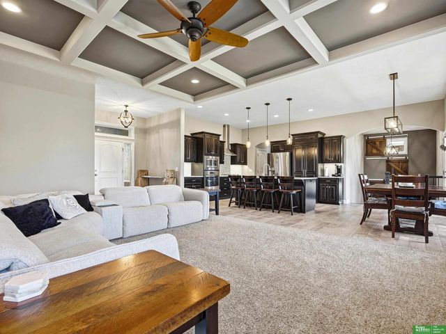 18620 Schofield Drive, Omaha, NE 68136