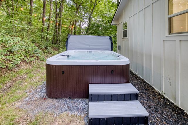 192 Possum Holler Road, Ellijay, GA 30536