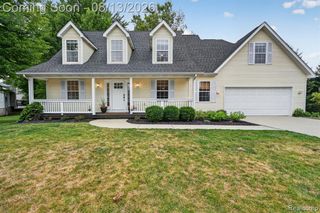 2028 Waterside Drive, Fenton, MI 48430